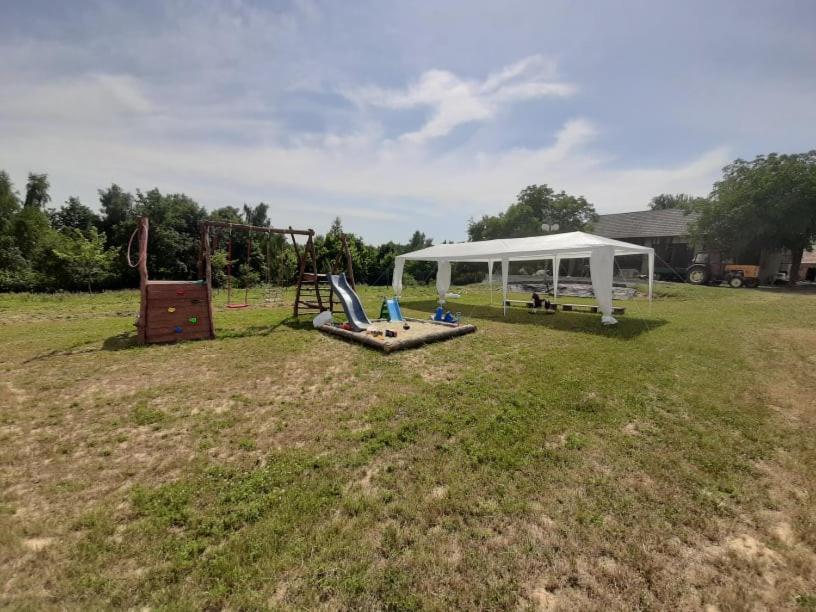 Gosp. Agroturystyczne Stary Gaj Villa Zerkowice Exterior foto
